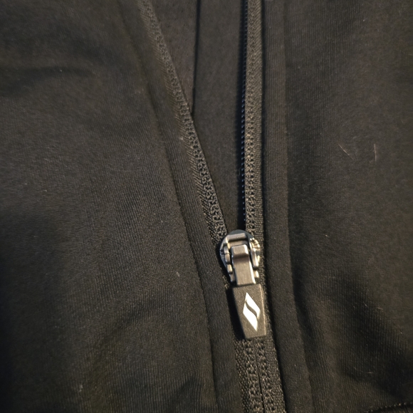 Skechers Black Women's Sports Bra - Picture 2 of 6